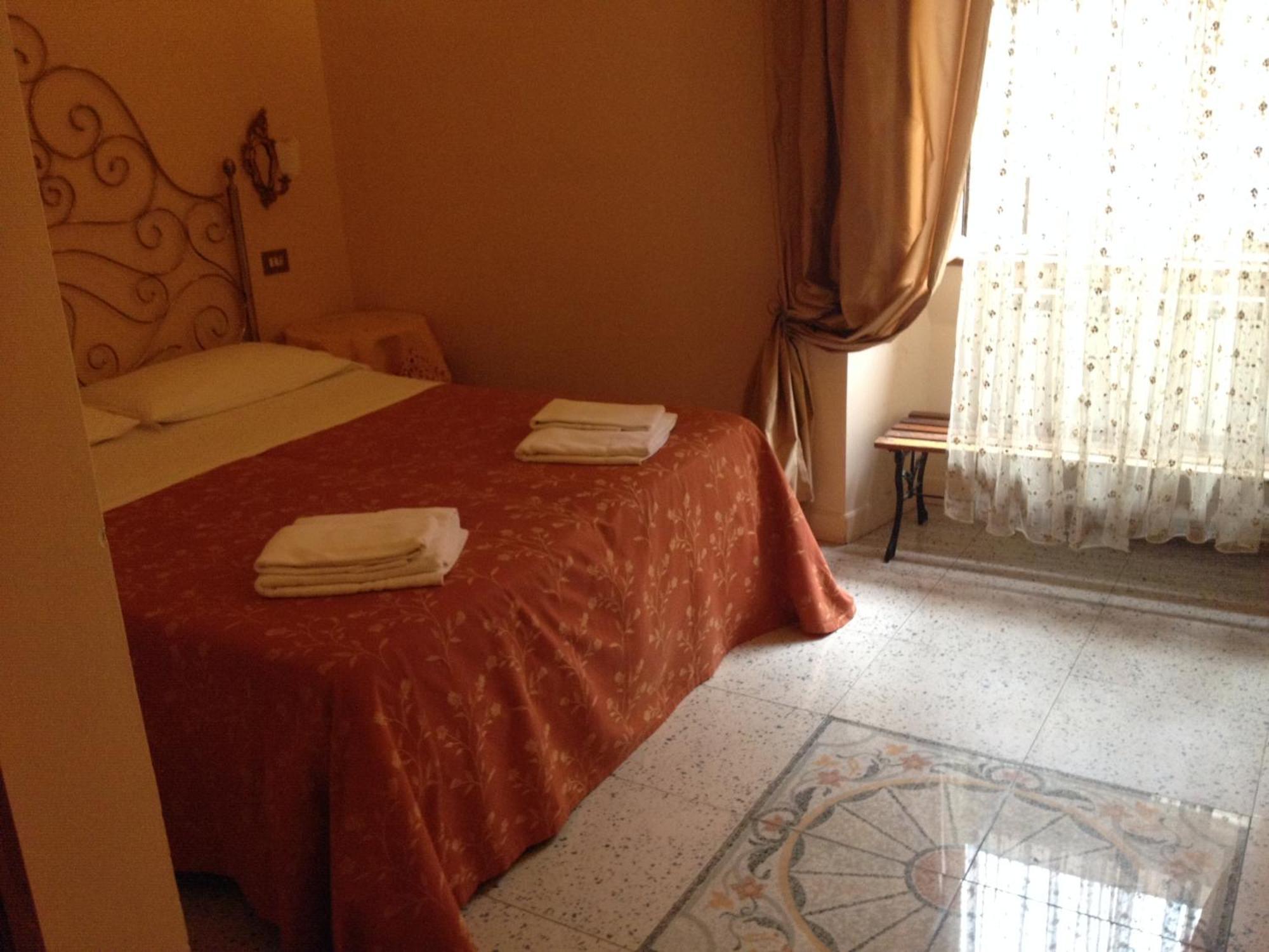 Maison De Marta Rome Room photo