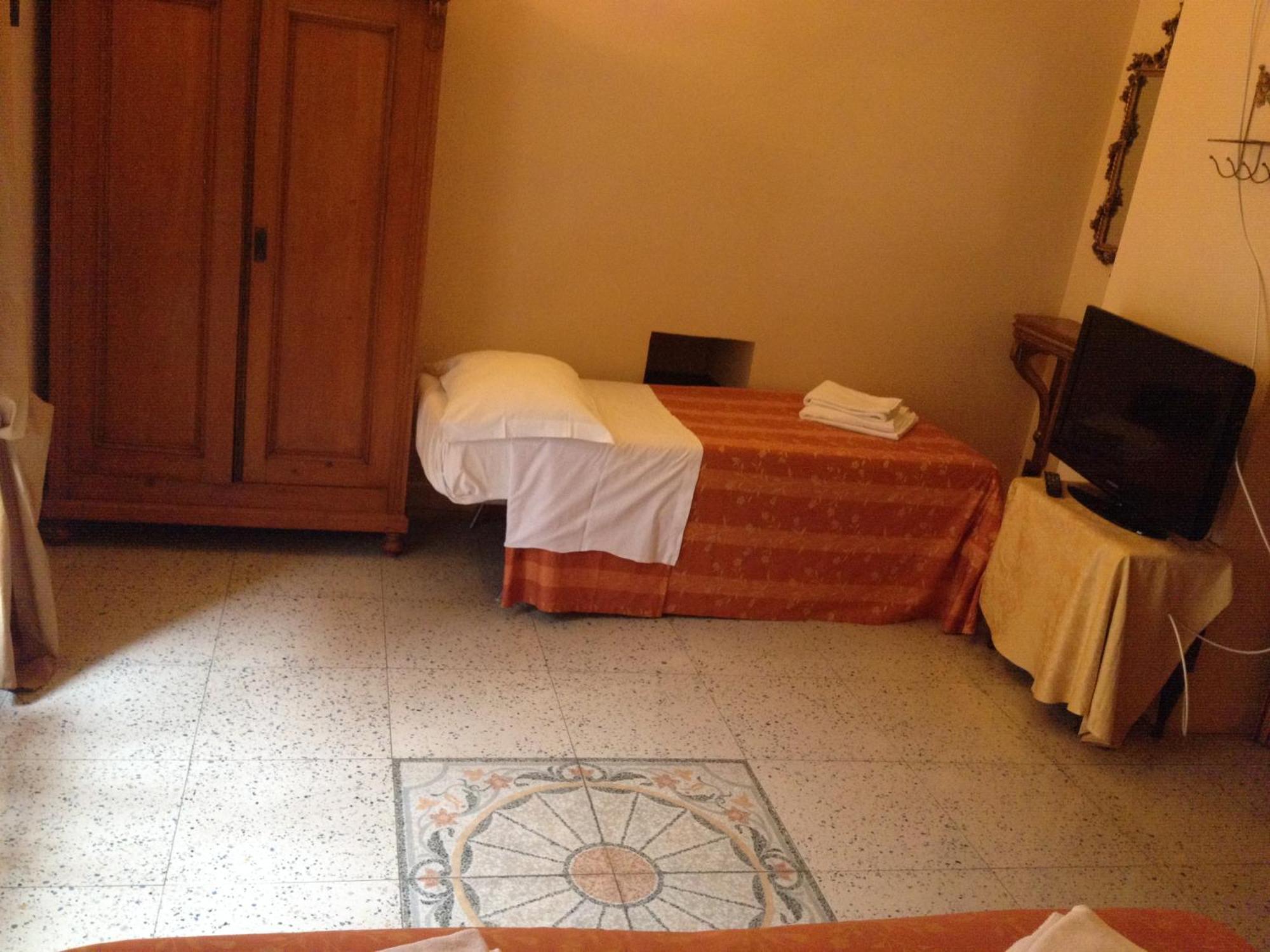 Maison De Marta Rome Room photo