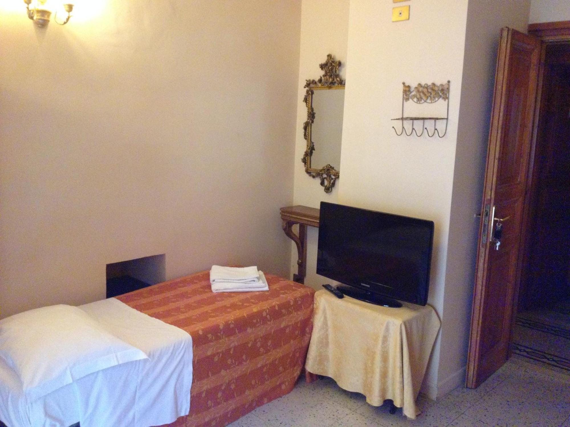Maison De Marta Rome Room photo